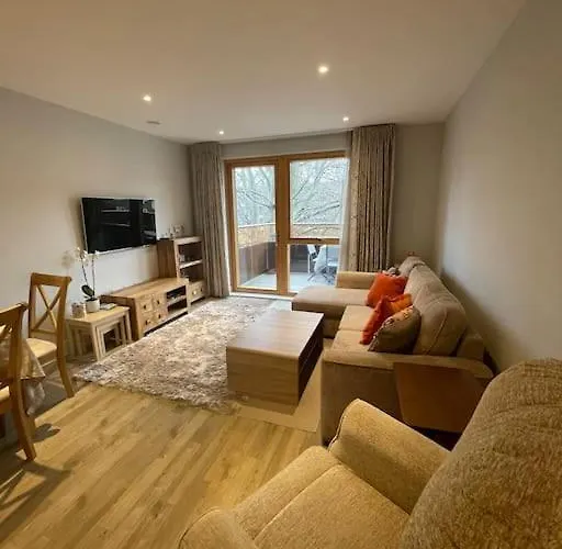 2 Bedroom Acton Apartment