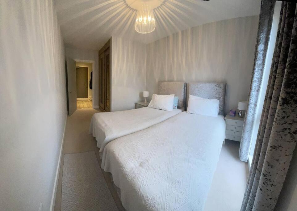 2 Bedroom Acton Appartamento