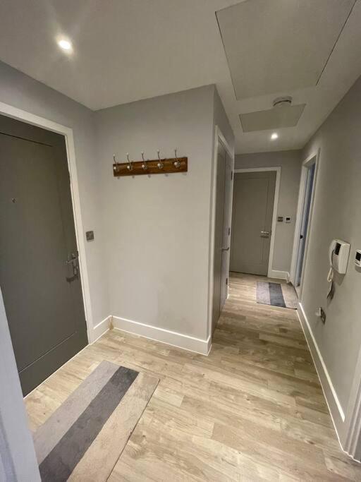 2 Bedroom Acton Appartamento Londra